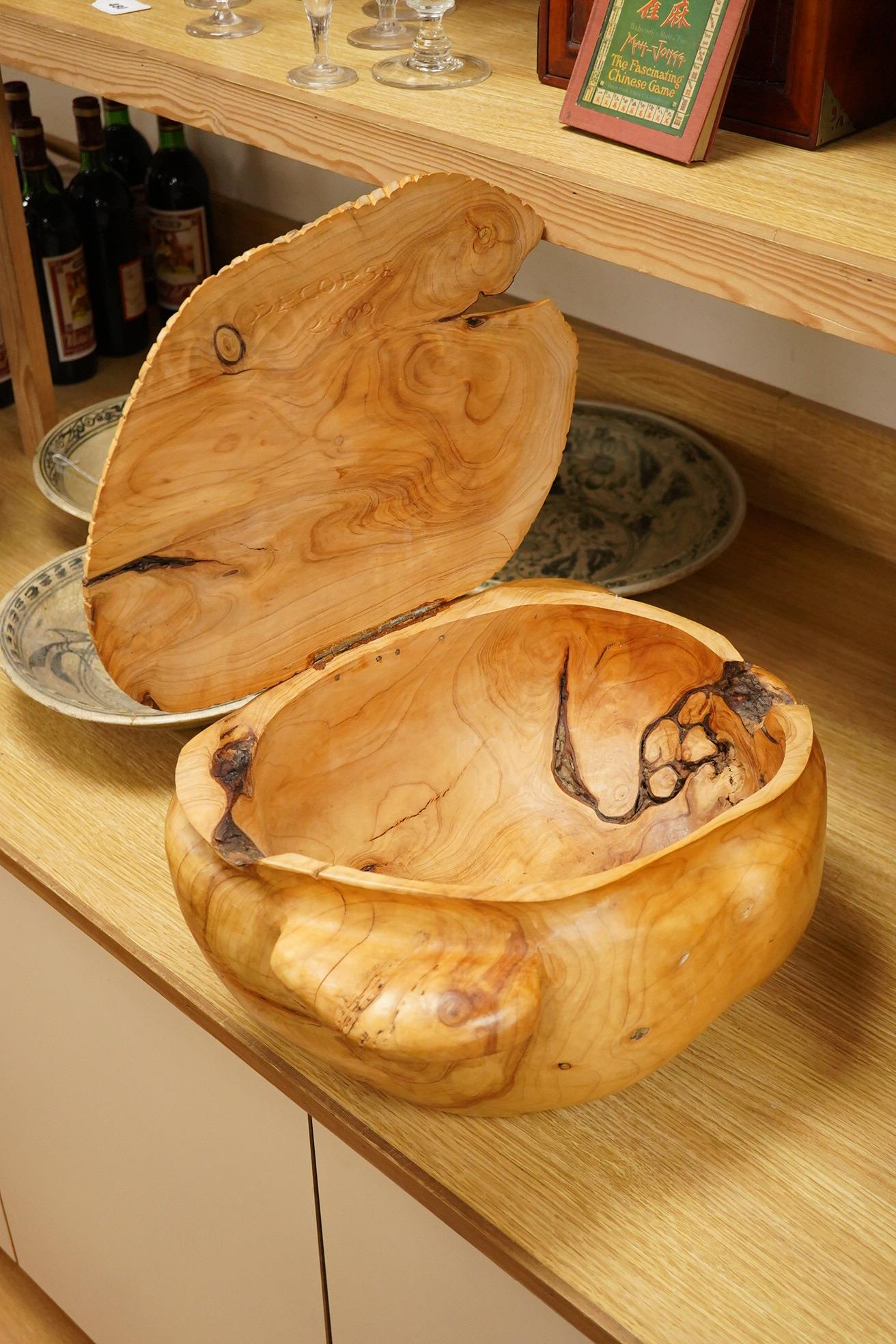 Pierre Decorse (b.1953), a large naturalistically modelled lidded jar with twin handles, approximately 49cm wide